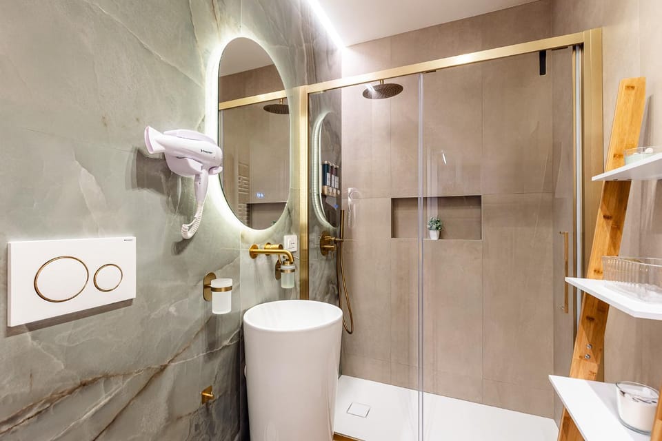 Shower, Bathroom