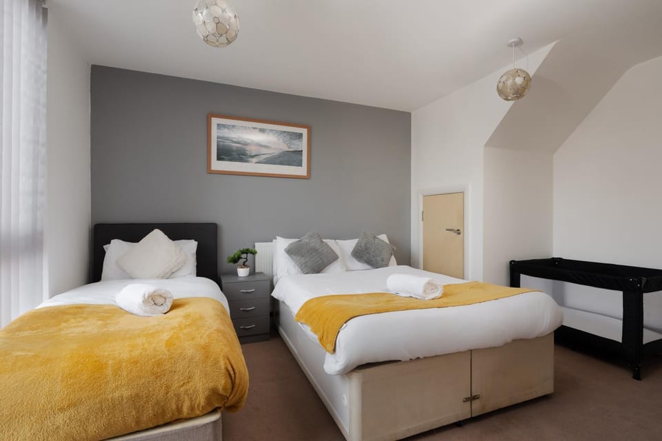 Grand 4BR City Escape - Etihad - COOP - Free parking House in Manchester