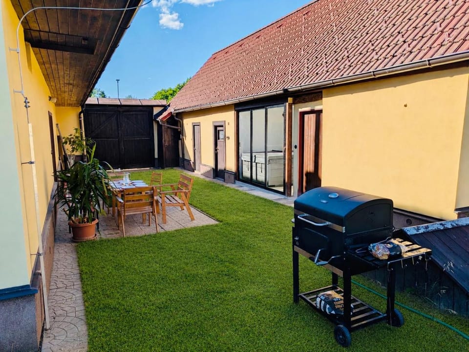 Property building, Garden, Inner courtyard view