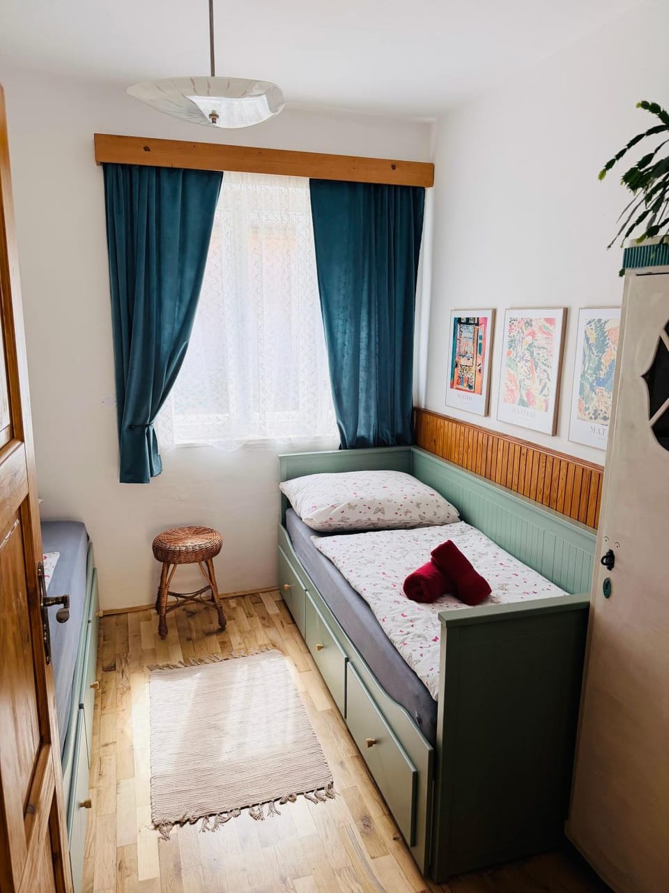 Bed, children