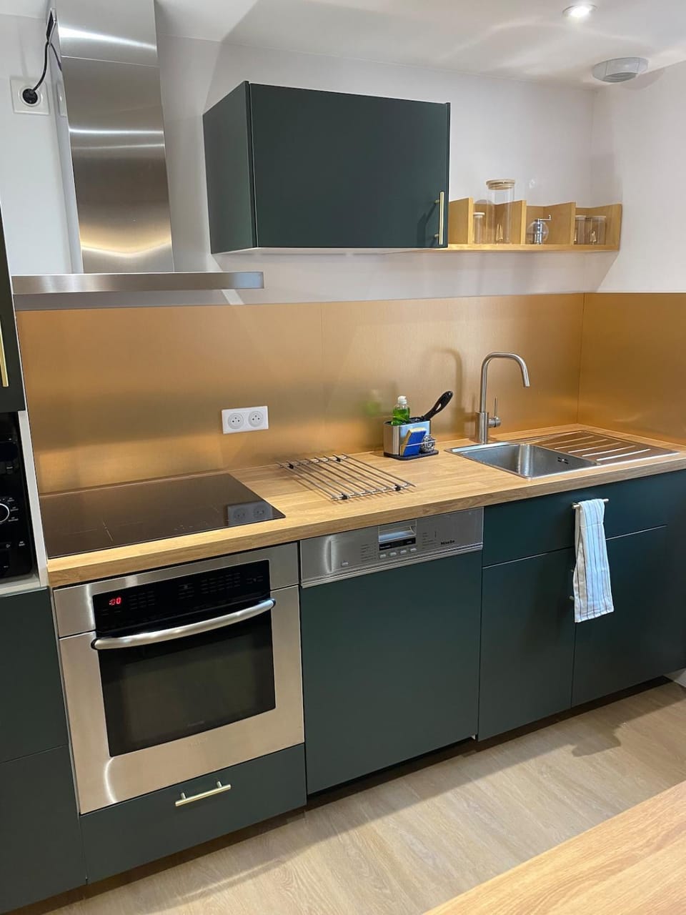 dishwasher, oven, stove, kitchen