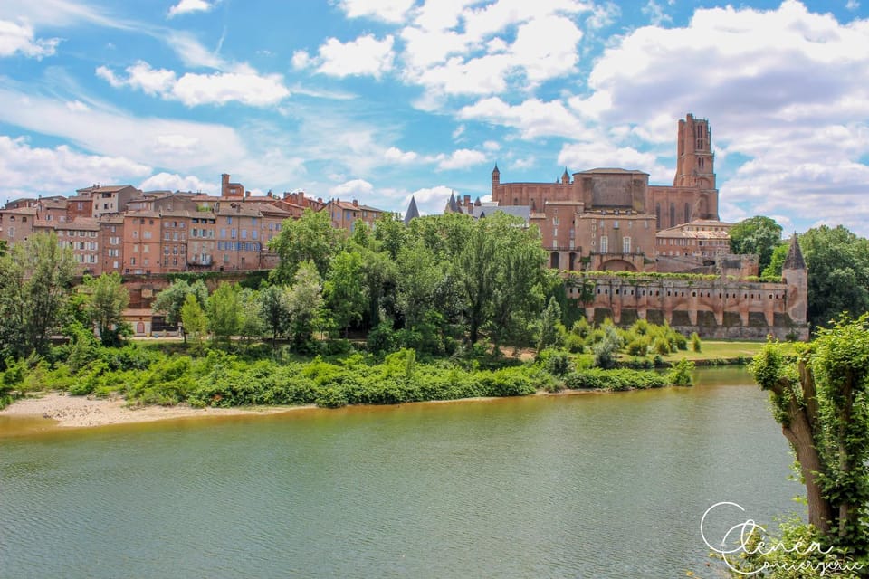 Nearby landmark, Day, Natural landscape, City view, Landmark view, River view