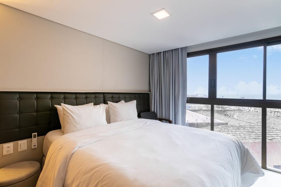 Bed, Bedroom, Sea view