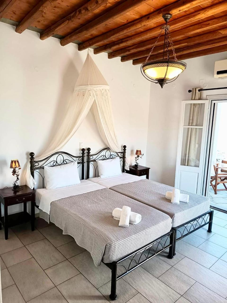 Studios Poulati Apartment in Milos