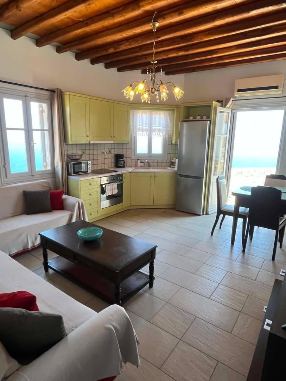 Studios Poulati Apartment in Milos