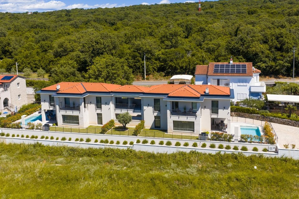 Property building, Day, Natural landscape, Swimming pool