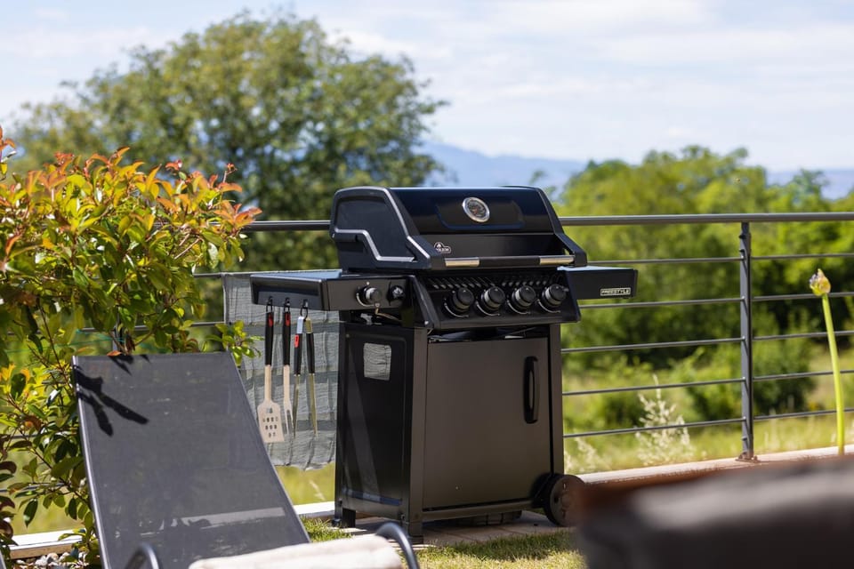 Day, BBQ facilities