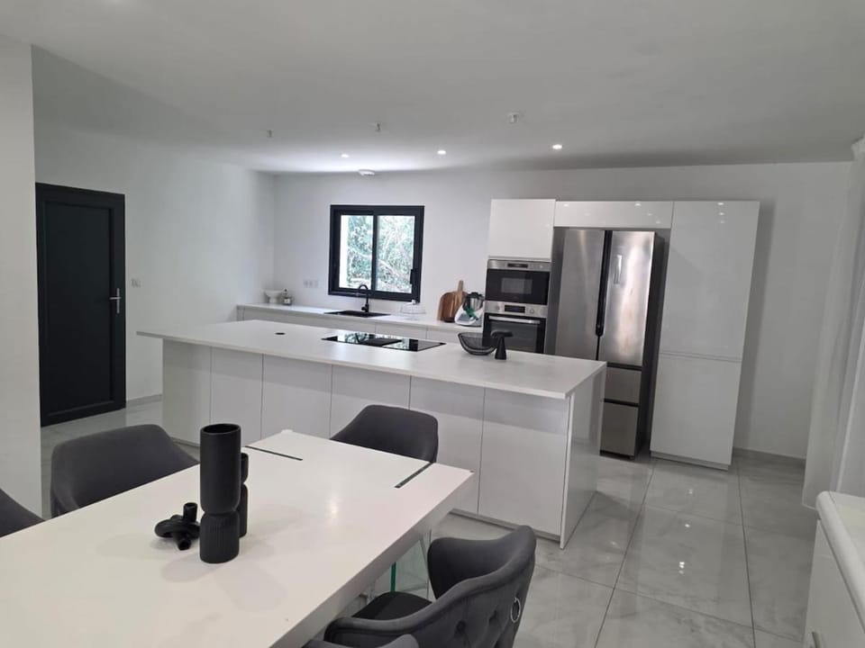 Beautiful family villa with terrace and garden Villa in Avignon