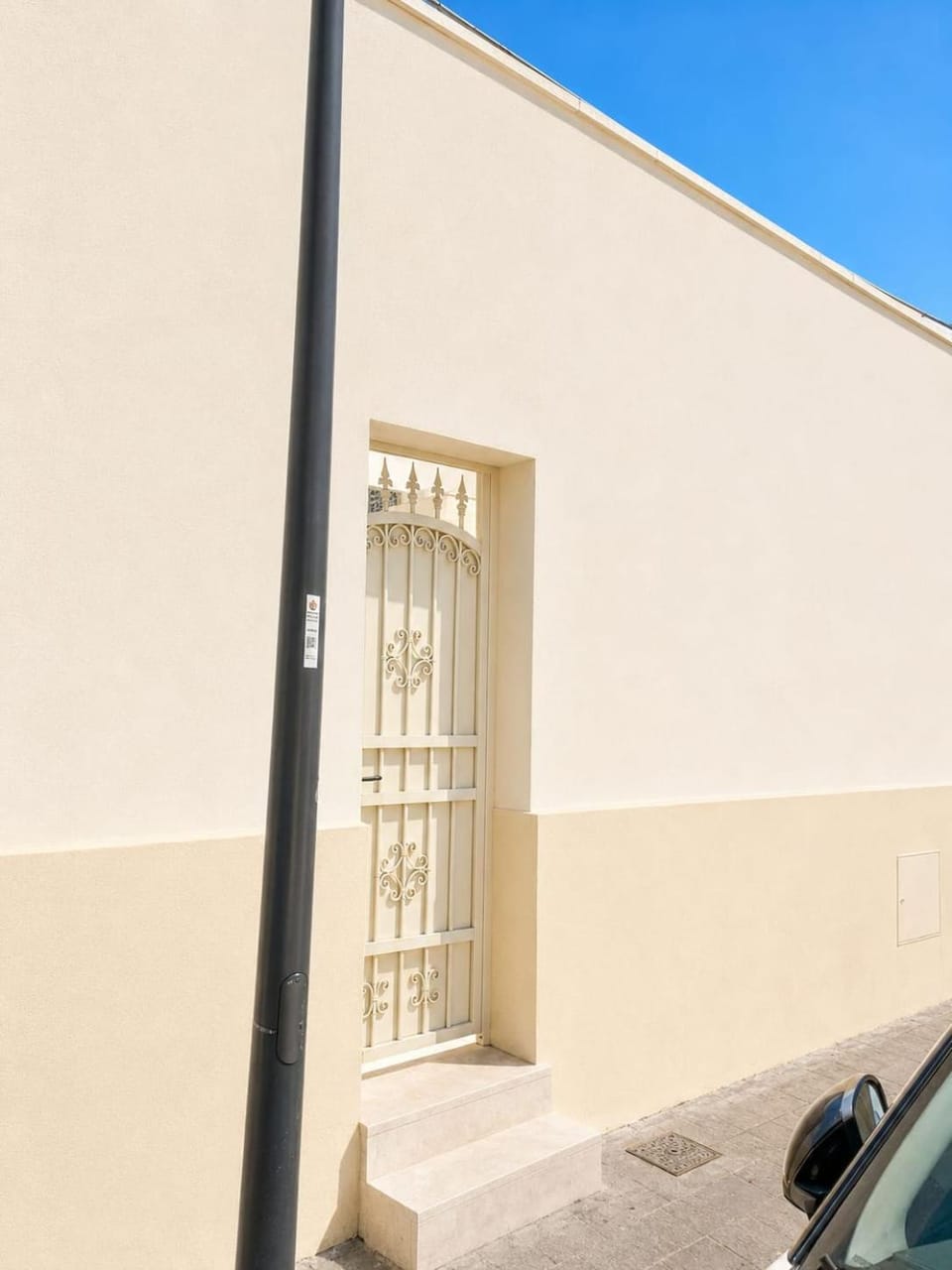 Facade/entrance