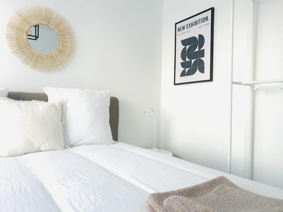 Studio moderne et calme - Parking - Naval Group Apartment in Brittany