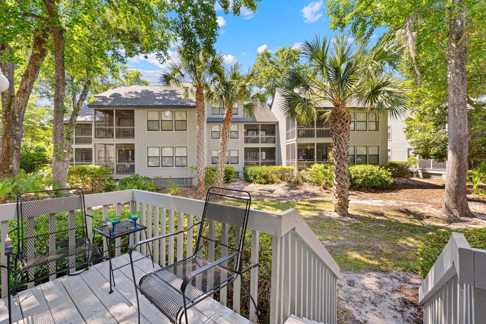 7018 Treetops Villa House in South Forest Beach