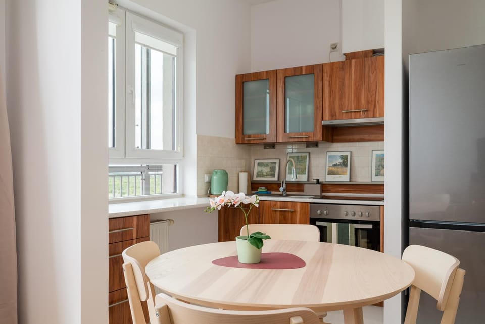 Kitchen or kitchenette, Dining area, dishwasher
