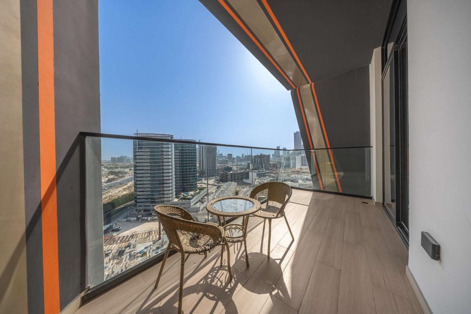 StayShort - Modern 3BR that Sleeps 6 in JVC with Balcony Apartment in Dubai
