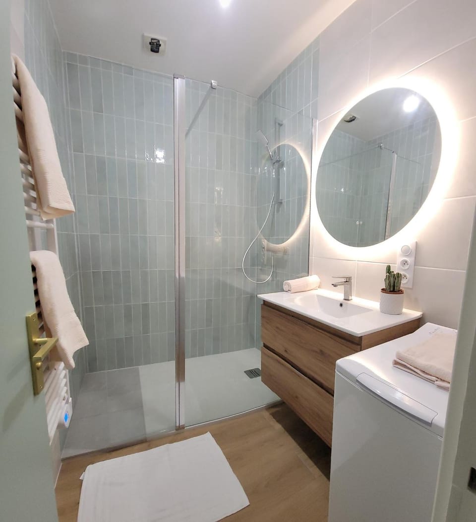 Shower, Bathroom