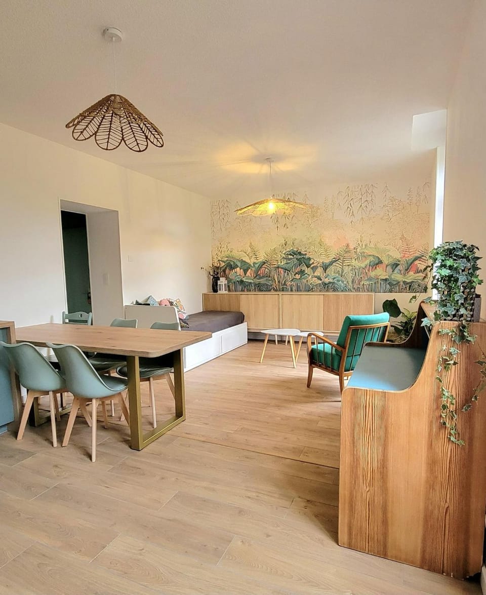 Living room, Seating area, Dining area