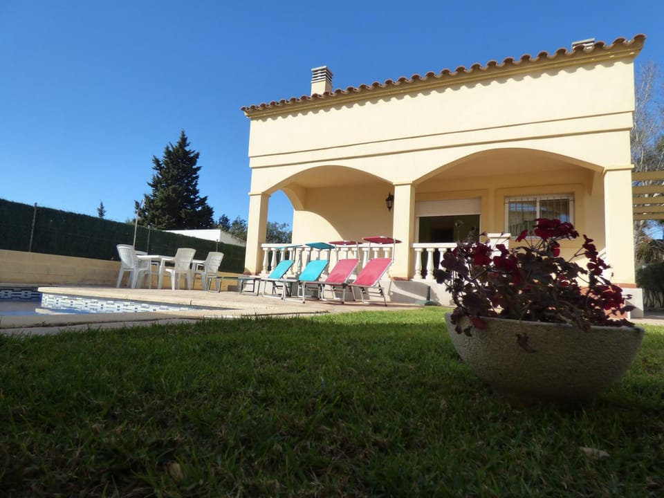 Facade/entrance, Swimming pool, Swimming pool