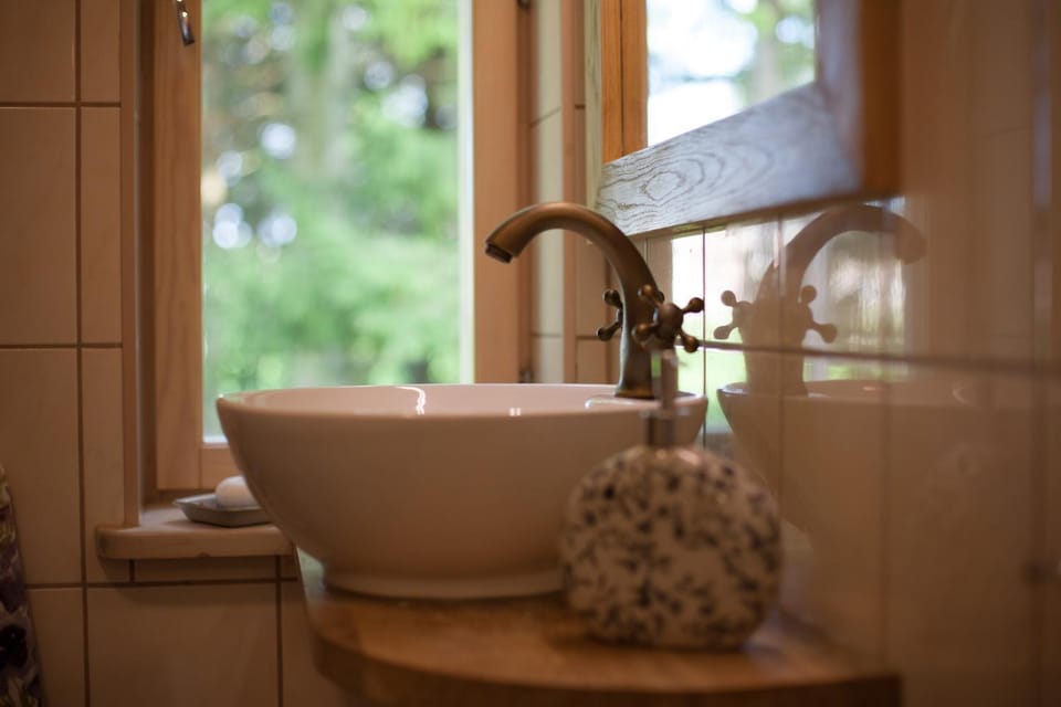 Bathroom, Decorative detail