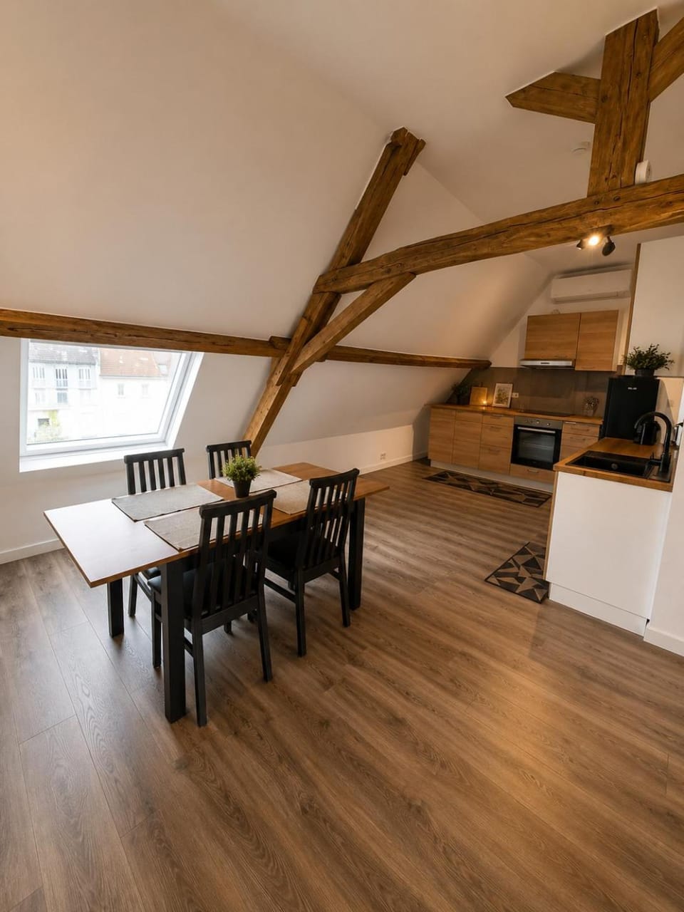 Kitchen or kitchenette, Living room