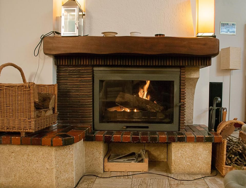 Living room, fireplace