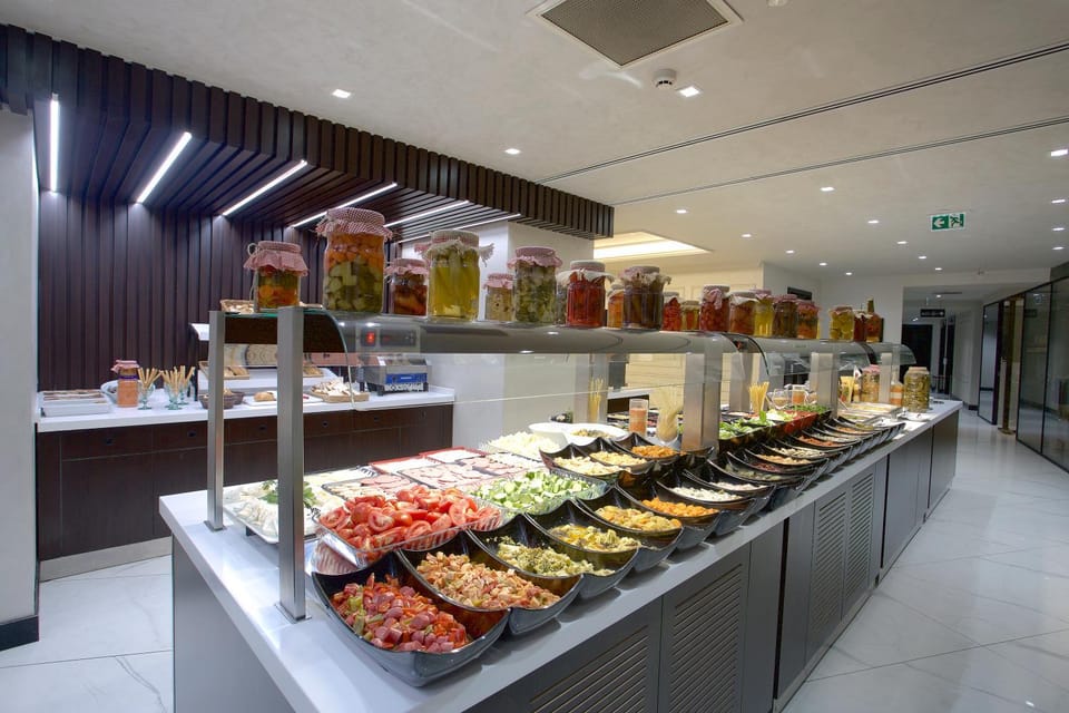 Restaurant/places to eat, Breakfast, Buffet breakfast
