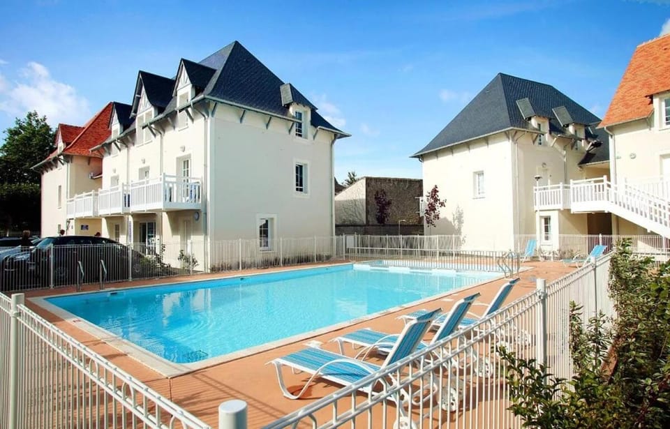 Duplex 6pers Piscine Chauffée Plage Centre Ville à pieds Apartment in Cabourg