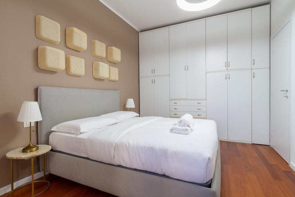 Bed, Photo of the whole room, Bedroom, towels, wardrobe