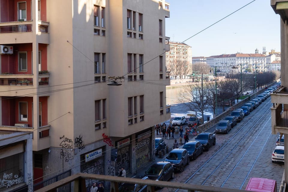 Property building, Day, Neighbourhood, City view, Street view, Location, Parking