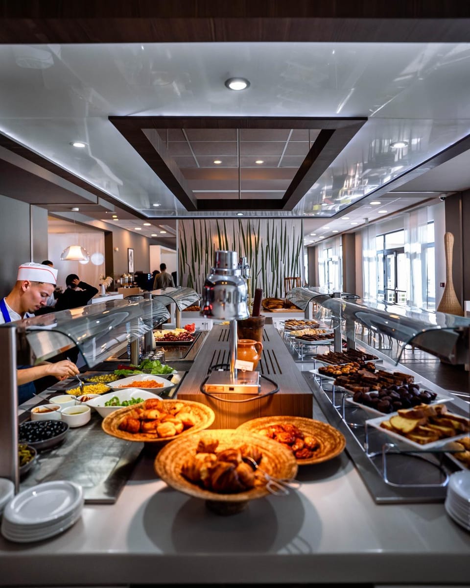 Restaurant/places to eat, Food, Breakfast, Buffet breakfast