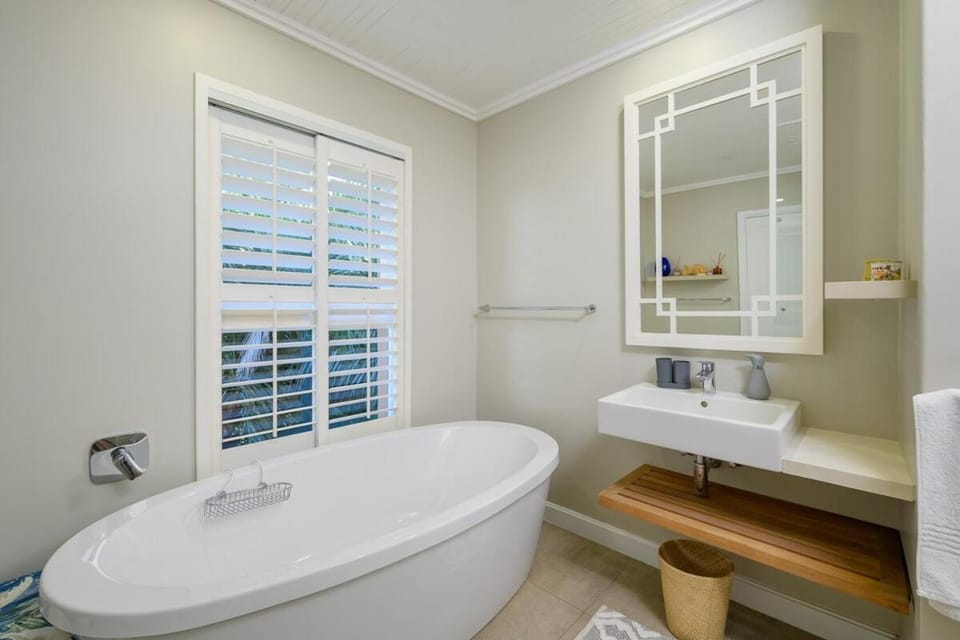 Bathroom, Bath