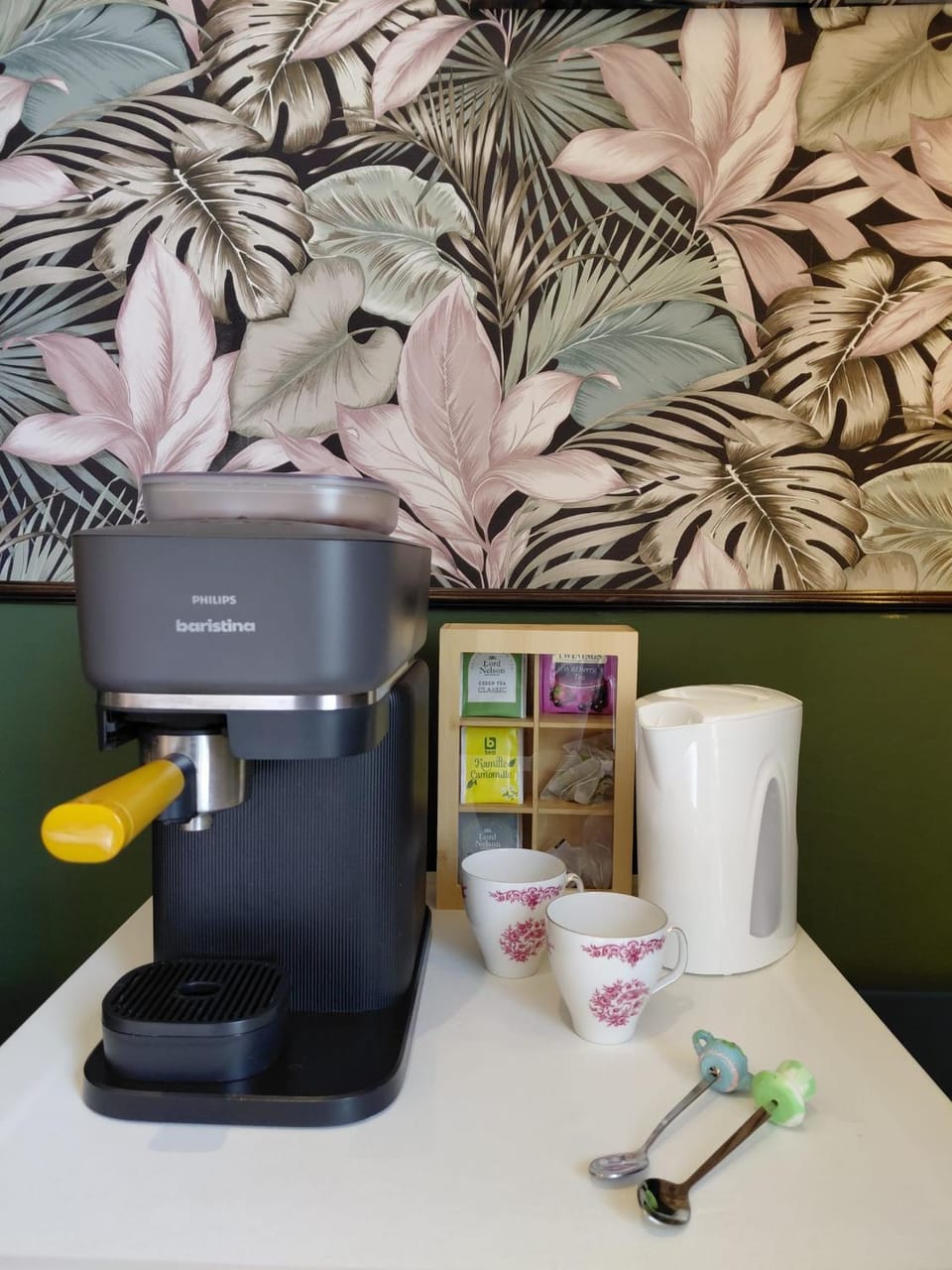 Coffee/tea facilities