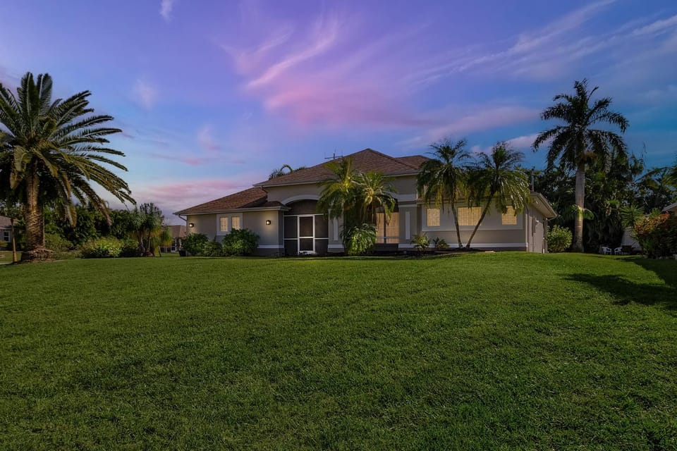 Villa Izabella - Cape Coral - Roelens Vacations House in Cape Coral
