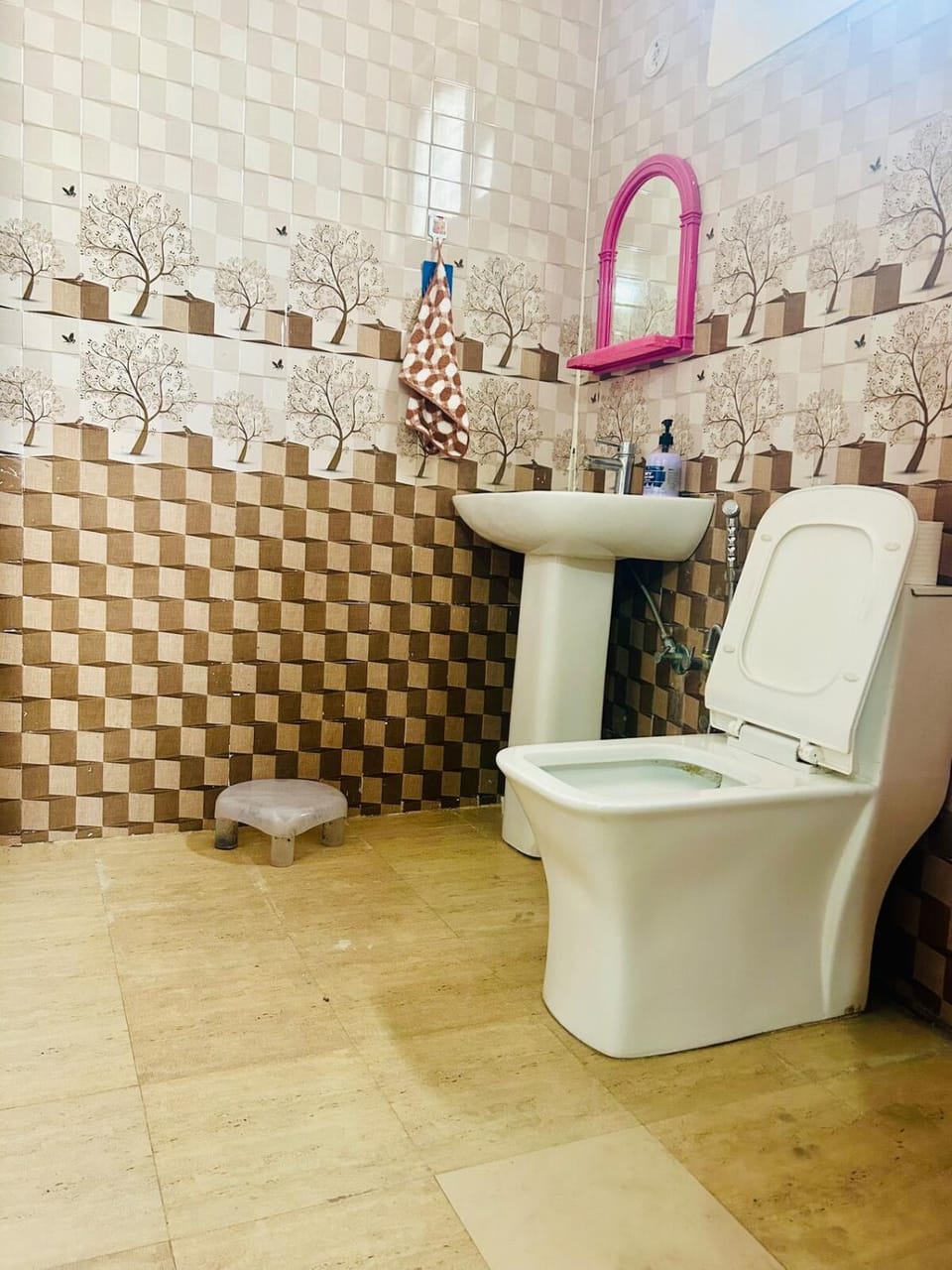 Ganga Paradise 2bhk home stay for family Apartment in Rishikesh
