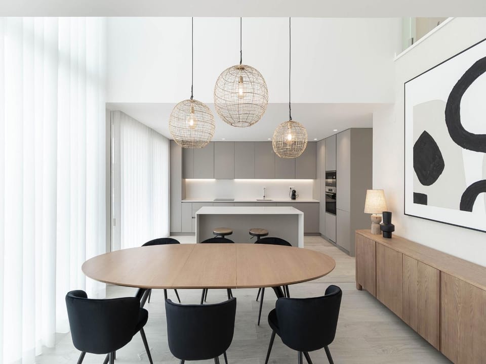 Kitchen or kitchenette, Dining area