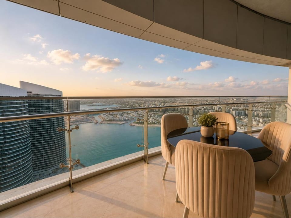 View (from property/room), Balcony/Terrace, Seating area, Dining area, Lake view, Sea view