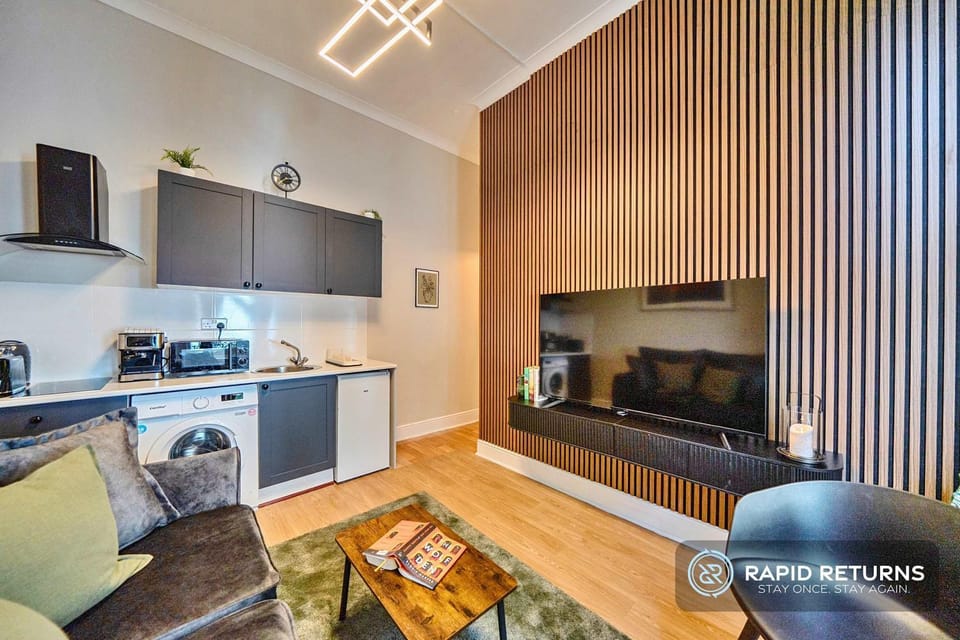 TV and multimedia, Kitchen or kitchenette, Living room