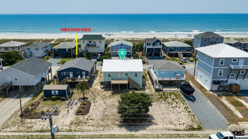 1026 Ocean Blvd - 4 Bedroom Beach Bungalow House in Topsail Beach