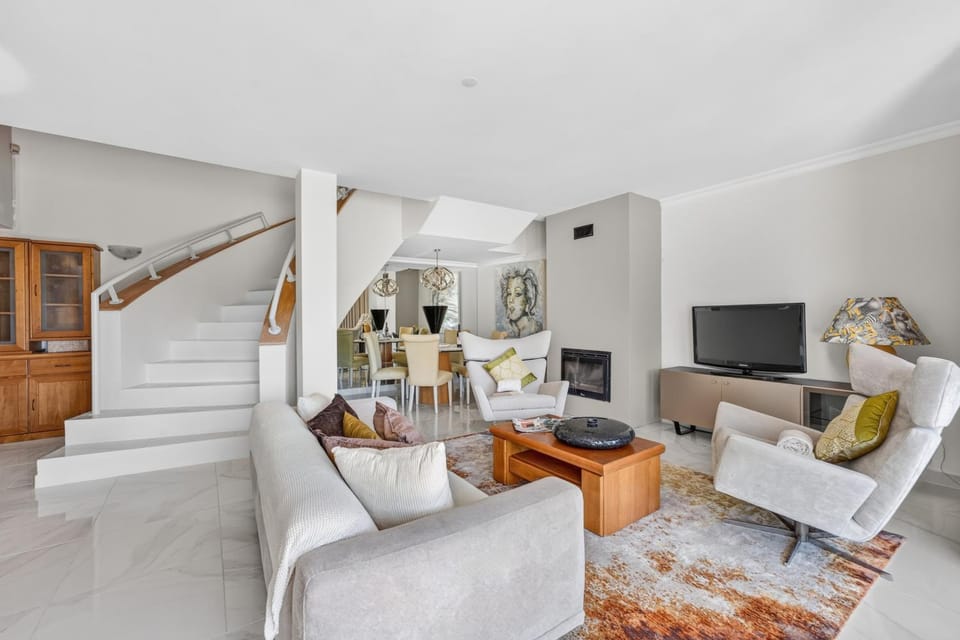 Communal lounge/ TV room, Living room