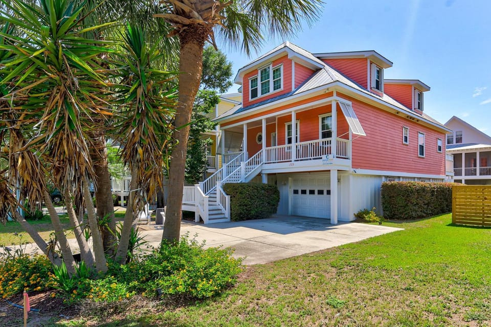 Joan and Eddies Beach Retreat by Carolina Beach Realty House in Kure Beach