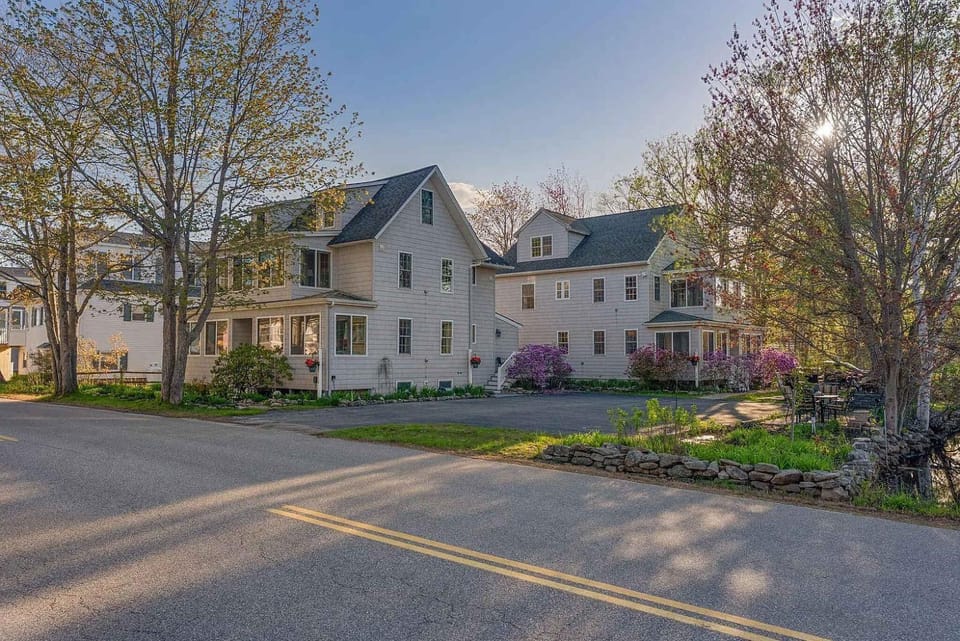 Private Coastal Residence in the Heart of Ocean Park Maine with Nearby Beach Access Apartment in Ocean Park