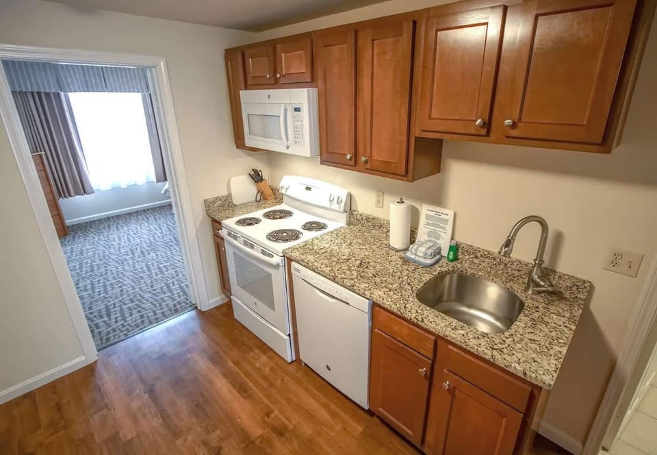 Sea Mist Resort - 1 Bedroom Apartment in Mashpee