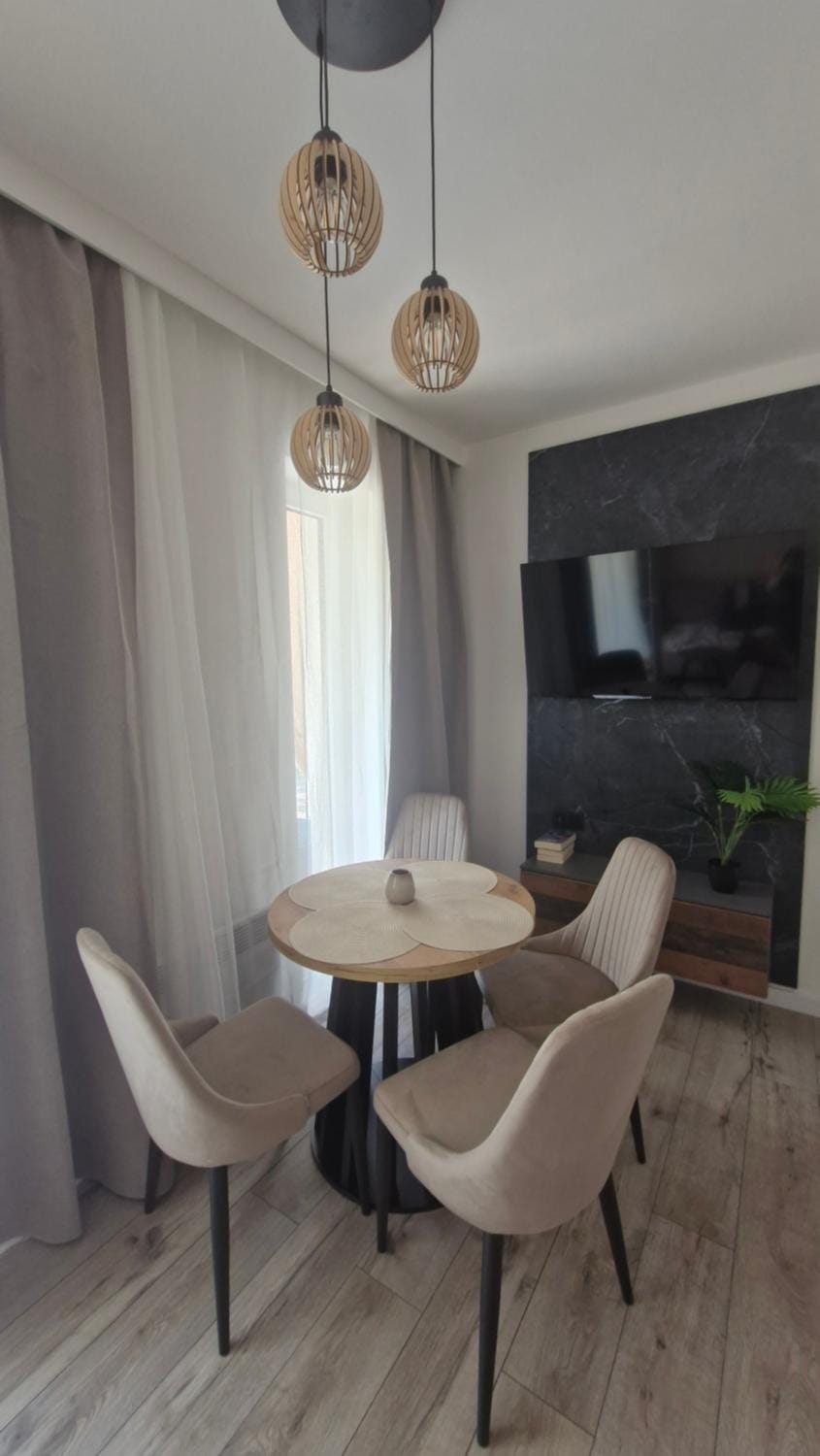 TV and multimedia, Living room, Dining area