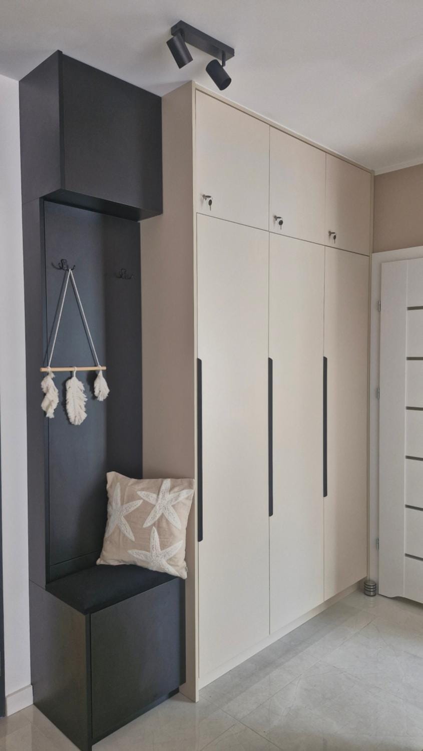 Lobby or reception, wardrobe