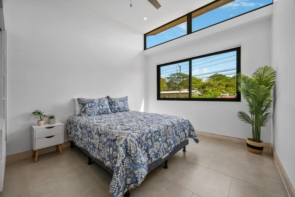 4BR Retreat w Saltwater Pool Walk to Beach and Town - TW9 House in Tamarindo