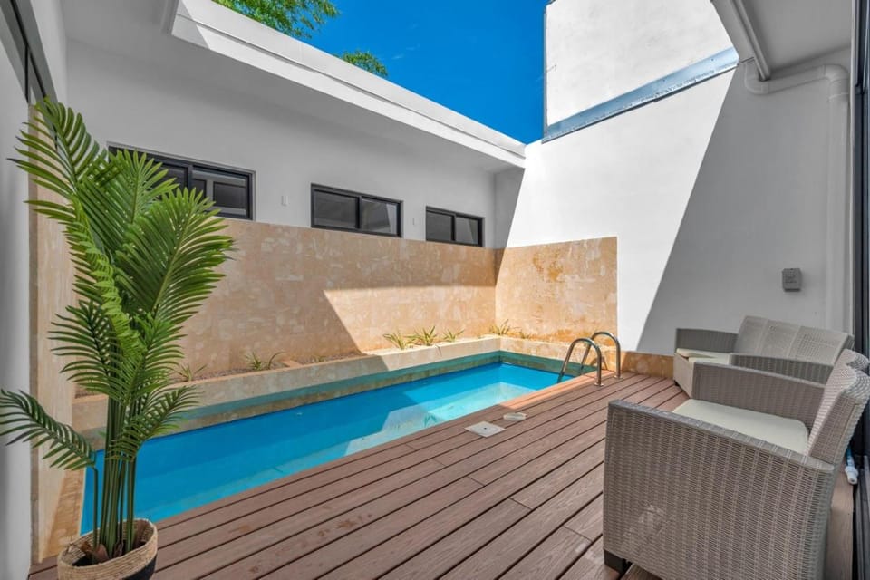 4BR Retreat w Saltwater Pool Walk to Beach and Town House in Tamarindo