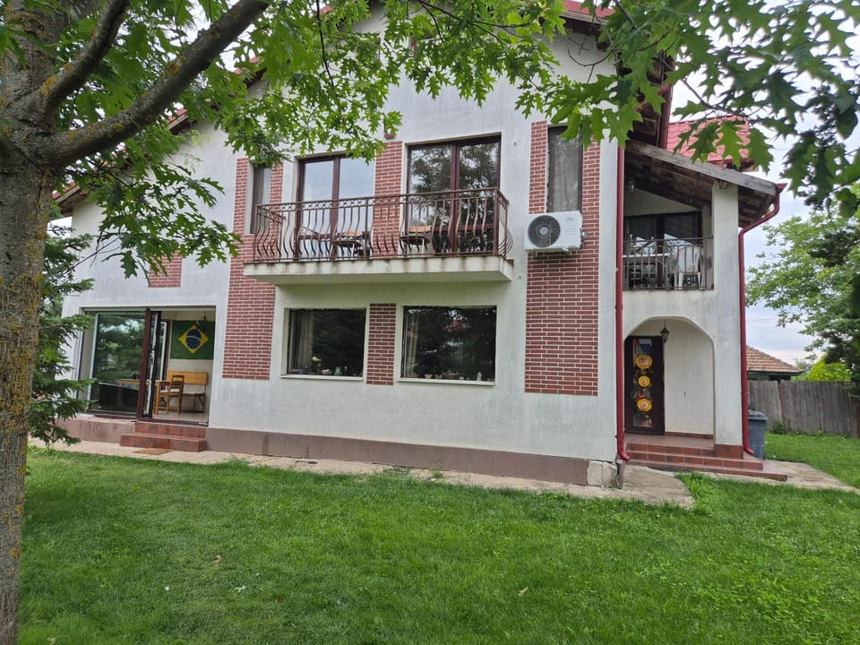Paradisul de la țara Villa in Romania