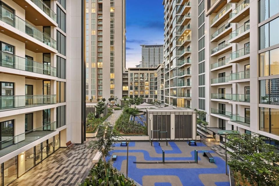 FIRST CLASS 1BR Chic Glimpse Near Downtown Apartment in Dubai