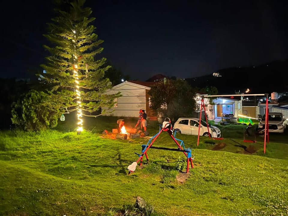 Communal lounge/ TV room, Night, People, Natural landscape, Children play ground, Garden, Evening entertainment, Garden view, children, group of guests