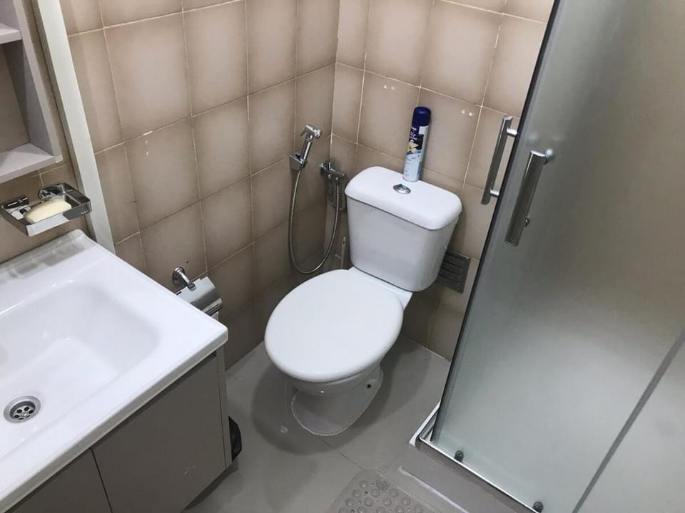 Bedroom in the Heart of Plateau, City Center Apartment in Praia