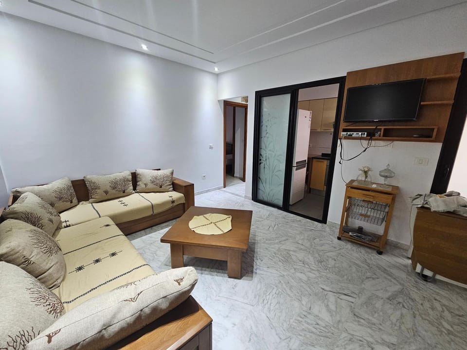 TV and multimedia, Kitchen or kitchenette, Living room