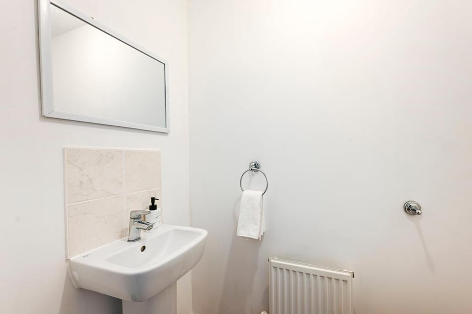 Bathroom, internet